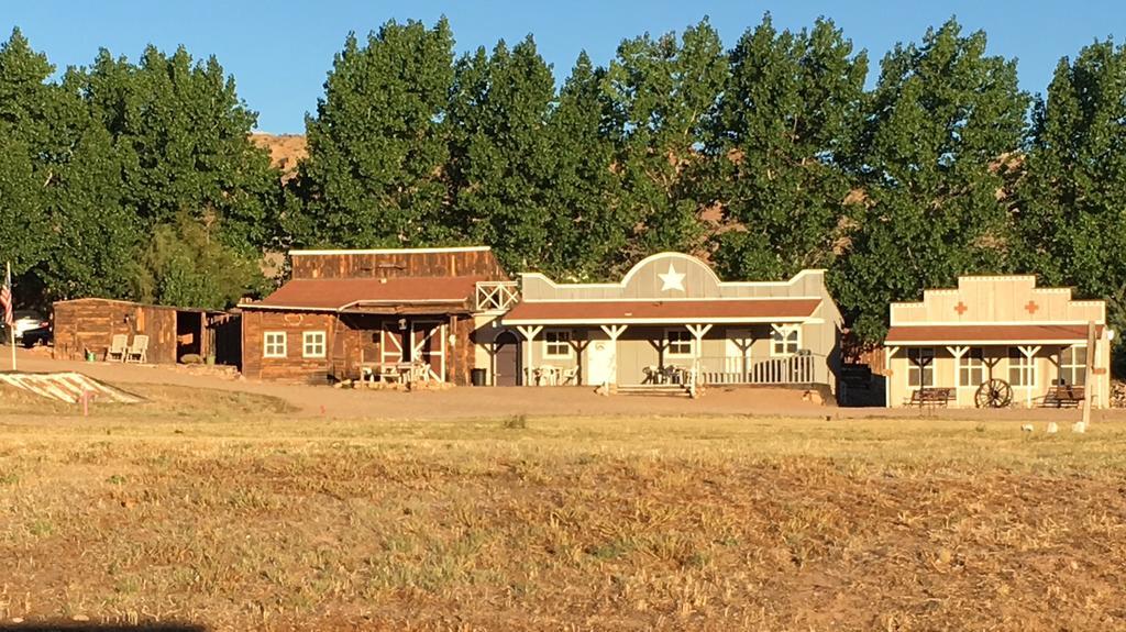 Paria River Ranch Hotel Big Water Exterior foto